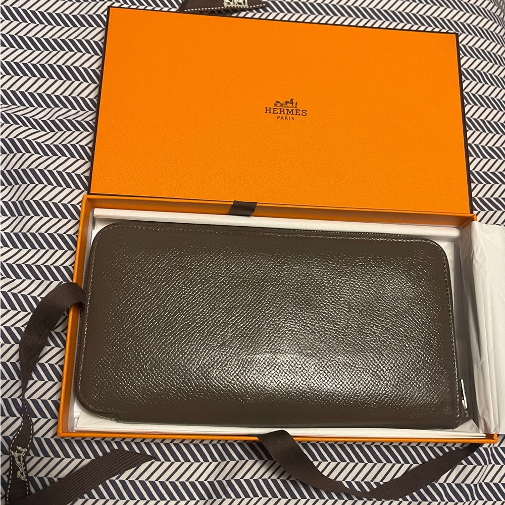 Authentic Hermès Silk'In Zipper Wallet, Etoupe color.